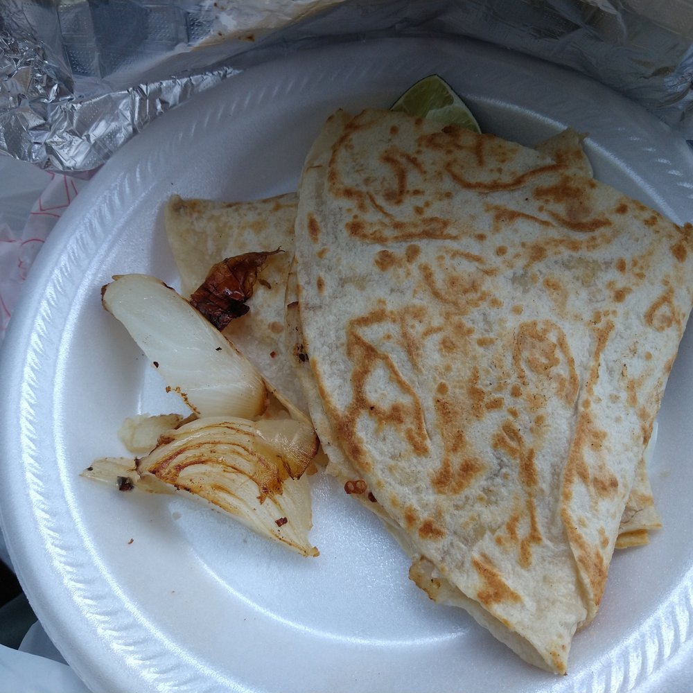 TAQUERIA QUIROGA MICHOACÁN - Hardly a $7 quesadilla with inedible onions - Food Trucks Near Me - Round Rock, Texas TAQUERIA QUIROGA MICHOACÁN - Hardly a $7 quesadilla with inedible onions - Food Trucks Near Me - Round Rock, Texas