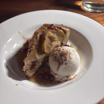 Shojin - Seasonal holiday apple pie with vanilla ice cream. - Japanese Near Me - Los Angeles, California Shojin - Seasonal holiday apple pie with vanilla ice cream. - Japanese Near Me - Los Angeles, California