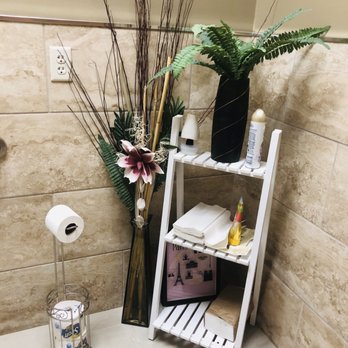 Dash Nail Bar - Fully Functional Bathrooms - Nail Salons Near Me - Grand Prairie, Texas