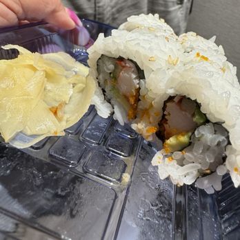 Mahi's - California roll - Seafood Near Me - Virginia Beach, Virginia