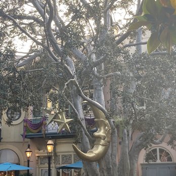 New Orleans Square - Xmas decor - Amusement Parks Near Me - Anaheim, California New Orleans Square - Xmas decor - Amusement Parks Near Me - Anaheim, California