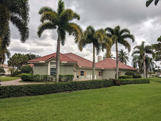Expert Roofing Services Logo
