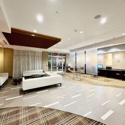 Holiday Inn Detroit Metro Airport
