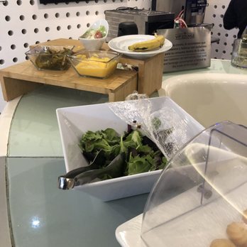 VIP Lounge Tijuana - Mediocre food - Airport Lounges Near Me - Tijuana, BCN VIP Lounge Tijuana - Mediocre food - Airport Lounges Near Me - Tijuana, BCN