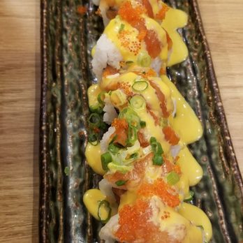 Ohana-ya Japanese Restaurant - Mango salmon roll @ Ohana-ya - Sushi Bars Near Me - Saint Albert, Alberta