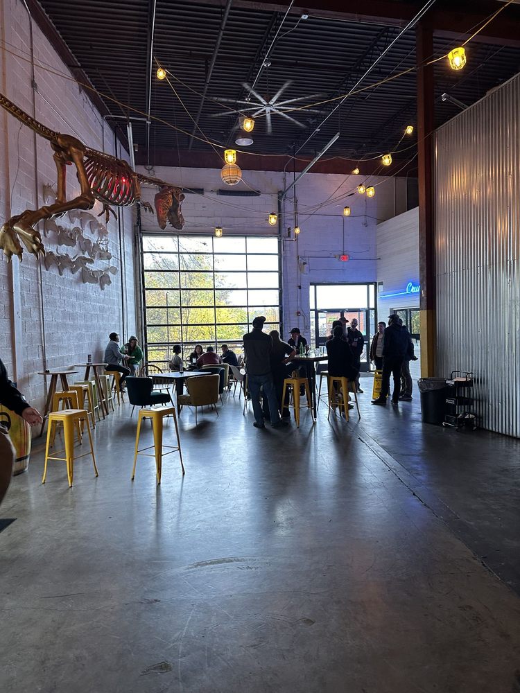 MONDAY NIGHT BREWING - THE GARAGE - Updated June 2024 - 486 Photos