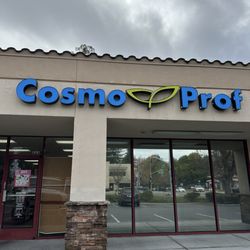 CosmoProf - Front entrance
