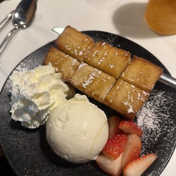 Spot Dessert Bar - Golden Toast - Desserts Near Me - Flushing, New York