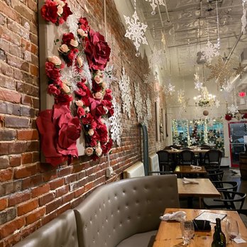 Waters Edge Winery Broken Arrow - Inside - Wine Tasting Room Near Me - Broken Arrow, Oklahoma
