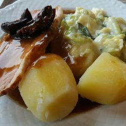Susi's Sylt Kantine - Kasseler, Wirsingkohl in Rahm und Salzkartoffeln für 7,50€