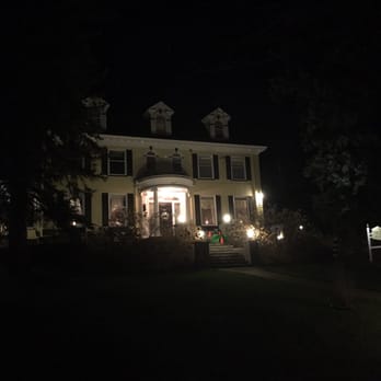 A G Thomson House - Exterior at night - Bed & Breakfast Near Me - Duluth, Minnesota A G Thomson House - Exterior at night - Bed & Breakfast Near Me - Duluth, Minnesota