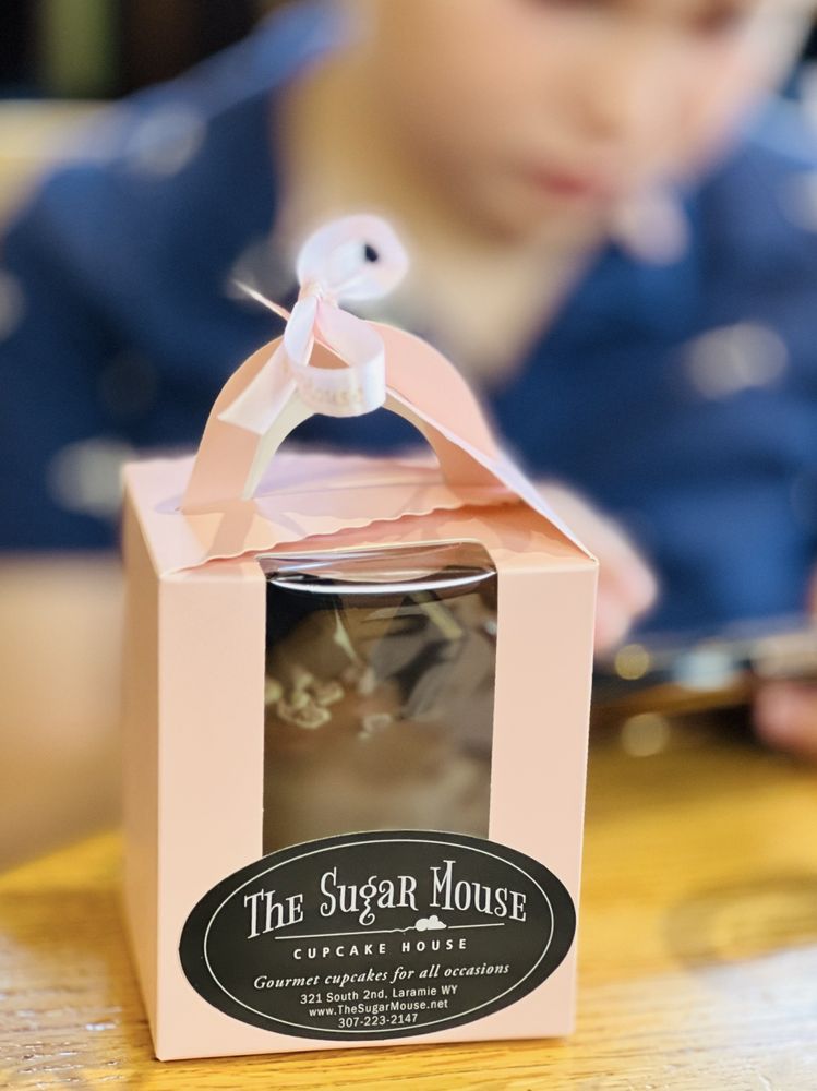 The Sugar Mouse Cupcake House & Tea Shoppe Logo