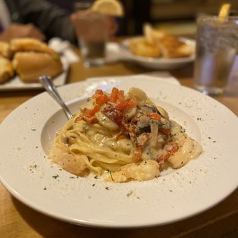 Pinocchio's Pizza - Seafood Alfredo - Pizza Near Me - Pasadena, California Pinocchio's Pizza - Seafood Alfredo - Pizza Near Me - Pasadena, California