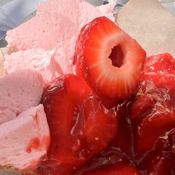 Helms Bakery - Edible flowers on the strawberry pie. - Bakeries Near Me - Los Angeles, California