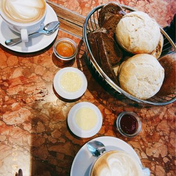 EINSTEIN Unter den Linden - Cafes Near Me - Berlin, BE EINSTEIN Unter den Linden - Cafes Near Me - Berlin, BE