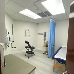 Gables Medical - Physical Therapy Room