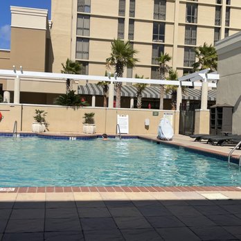 Charleston Marriott - Hotel Pool - Hotels Near Me - Charleston, South Carolina Charleston Marriott - Hotel Pool - Hotels Near Me - Charleston, South Carolina