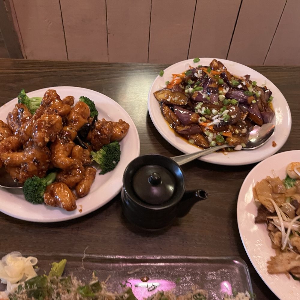 General Tao's Chicken, Garlic Eggplant, Pork Chow Funn General Tao's Chicken, Garlic Eggplant, Pork Chow Funn