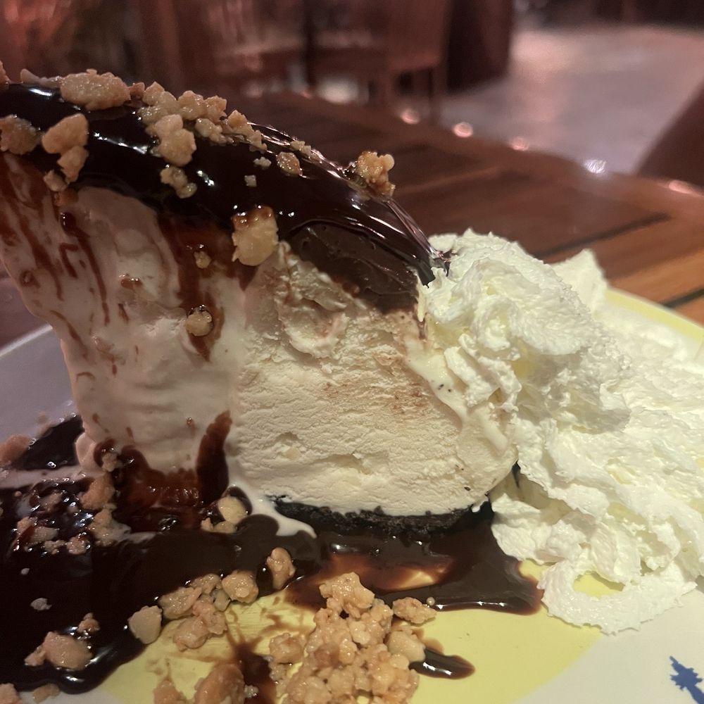 Duke's Beach House - Hula pie - Breakfast & Brunch Near Me - Lahaina, Hawaii Duke's Beach House - Hula pie - Breakfast & Brunch Near Me - Lahaina, Hawaii