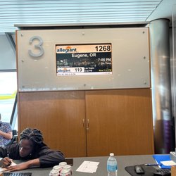 Allegiant Air - Do not flight with allegiant