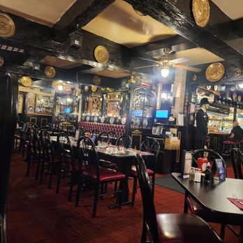 The Crown and Anchor - Inside - Pubs Near Me - Monterey, California
