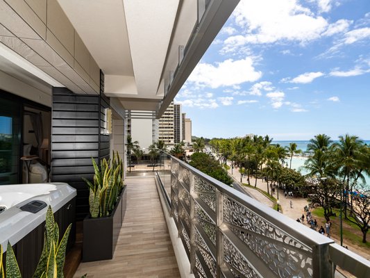 ESPACIO The Jewel of Waikiki by null