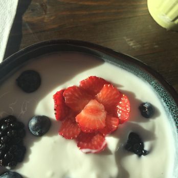 Kanab Bakery - Strawberry rose on yoghurt - Bakeries Near Me - Kanab, Utah