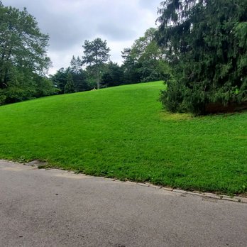 Cedar Hill - Parks Near Me - New York, New York
