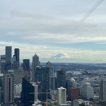 Space Needle - Mt. rainier in the distance - Landmarks & Historical Buildings Near Me - Seattle, Washington Space Needle - Mt. rainier in the distance - Landmarks & Historical Buildings Near Me - Seattle, Washington