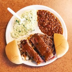 Mot's Barbeque - Sampler dinner. bbq, chicken, and two ribs with two sides!