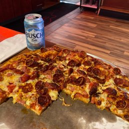 Meat lover's pizza, Busch Latte