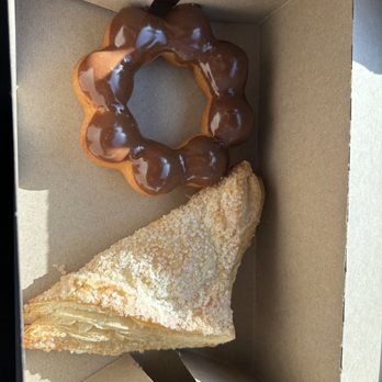 Starbread Bakery - Chocolate mochi donut and guava turnover - Bakeries Near Me - Chula Vista, California Starbread Bakery - Chocolate mochi donut and guava turnover - Bakeries Near Me - Chula Vista, California