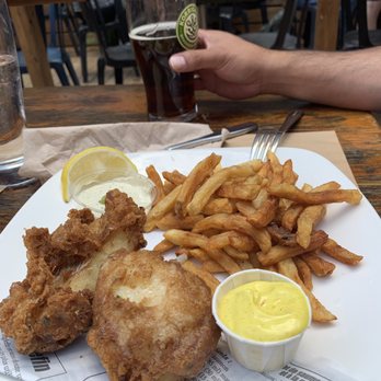 La Korrigane - Yummy crunchy batter fish n chips. Curry mayo is everything !! - Brasseries Near Me - Quebec City, Quebec La Korrigane - Yummy crunchy batter fish n chips. Curry mayo is everything !! - Brasseries Near Me - Quebec City, Quebec