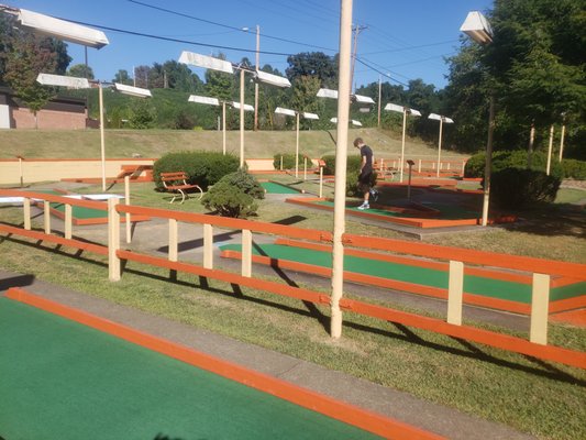 Putt-Putt Fun Center, 346 W Stone Dr, Kingsport, TN 37660, US