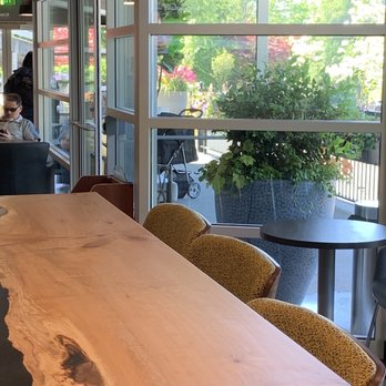 Queen Bee Cafe - Greenery outside - Coffee & Tea Near Me - Clyde Hill, Washington