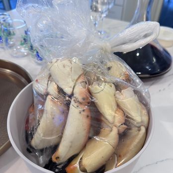 Ham Seafood Express - 8 Colossal Stone Crabs - Seafood Markets Near Me - Tavernier, Florida Ham Seafood Express - 8 Colossal Stone Crabs - Seafood Markets Near Me - Tavernier, Florida