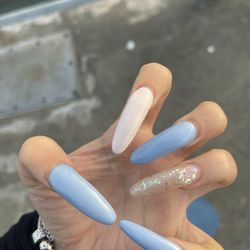 New Sunny Rainbow Nail Salon
