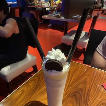 Gordon Ramsay Burger Las Vegas - Oreo crème brûlée milkshake - Burgers Near Me - Las Vegas, Nevada Gordon Ramsay Burger Las Vegas - Oreo crème brûlée milkshake - Burgers Near Me - Las Vegas, Nevada