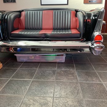 Arco's Auto Body - Waiting room seating - Auto Repair Near Me - South San Francisco, California