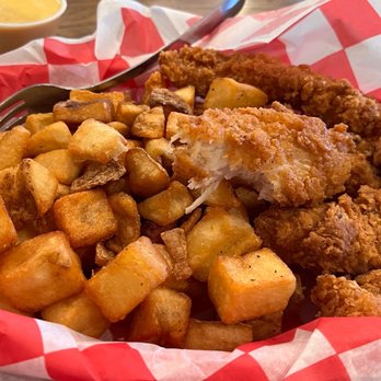 Frizzle Chicken Cafe - Fried Chicken Tenders Lunch - Breakfast & Brunch Near Me - Pigeon Forge, Tennessee