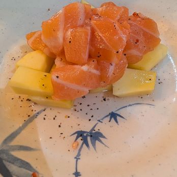 Sexy Crab - Salmon mango salad - Seafood Near Me - Hicksville, New York
