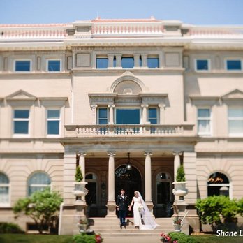 Semple Mansion - Bride and Groom outside Semple Mansion - Venues & Event Spaces Near Me - Minneapolis, Minnesota