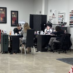 Salon Red - Nail girls working hard