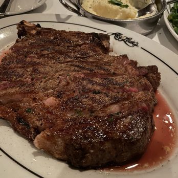Abe & Louie's - Steakhouses Near Me - Boston, Massachusetts