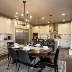 Harbor Home Staging - Beautiful dining room