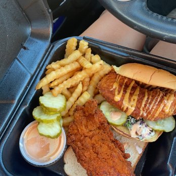 Dave's Hot Chicken - Dave's #3 1 Tender & 1 Slider w/ Fries - Chicken Shop Near Me - Clackamas, Oregon
