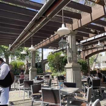 Pappadeaux Seafood Kitchen - Patio - Seafood Near Me - Phoenix, Arizona
