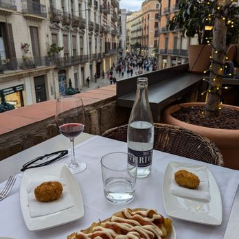 El Cercle - HOSTIA !!! Las mejores patatas bravas de ESP ..:: #orlandostate #barzelonastate - Japanese Near Me - Barcelona, B