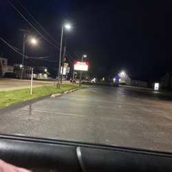 Glens Frozen Custard - Sign by road