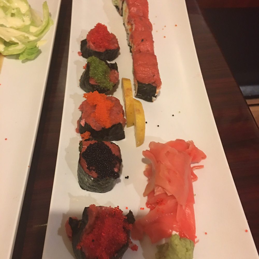 Omiya Sushi - Bunch of mashed up tuna bad quality - Japanese Near Me - Brooklyn, New York